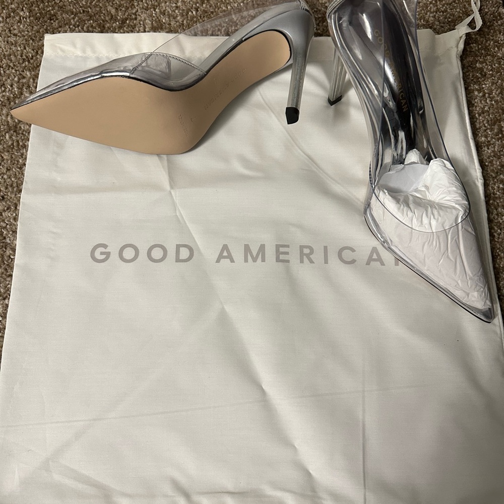 Good American 
CINDER-F*CKING-RELLA PUMP
